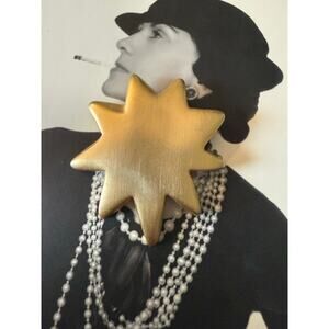 VICTORIA'S SECRET Vintage Gold STAR Brooch Pin